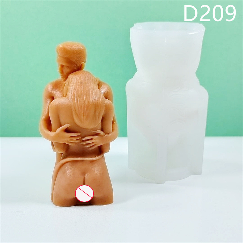 Valentine's Day Couple Embrace - Kitchen Gadgets For Mom ulasan dan harga